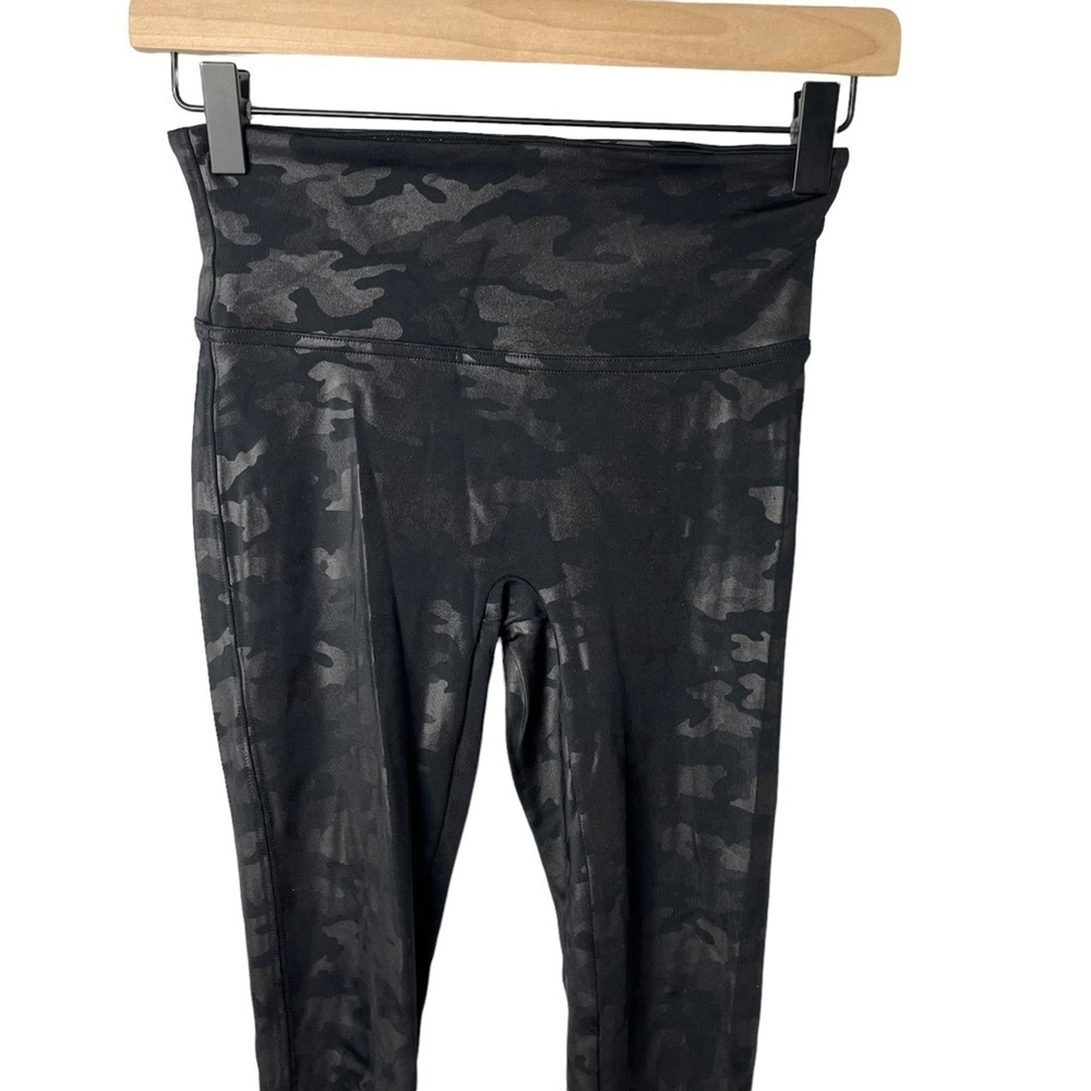 Spanx Faux Leather Camo Leggings Black Size Small 20185R Power Waistband - Picture 6 of 10